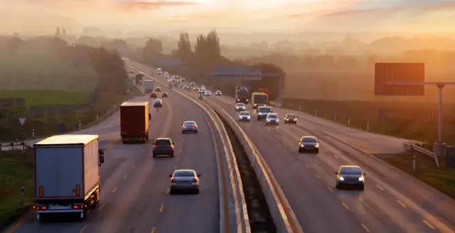 Naczepa Jumbo co to? Poznaj jej zalety i zastosowanie w transporcie