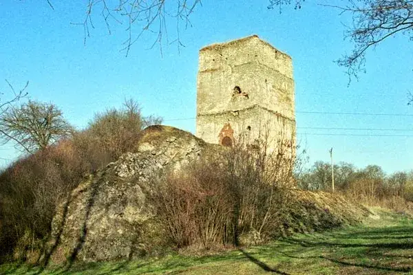 Ruiny zamku w Tudorowie: zapomniana historia i architektura