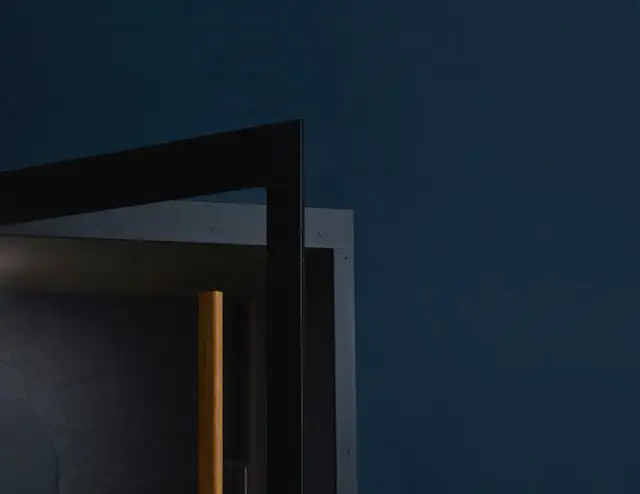 Jak wyciszyć drzwi wejściowe w bloku i zminimalizować hałas