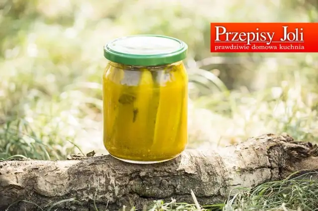 Jak zrobić chrupiące ogórki w curry? Sprawdzony przepis!