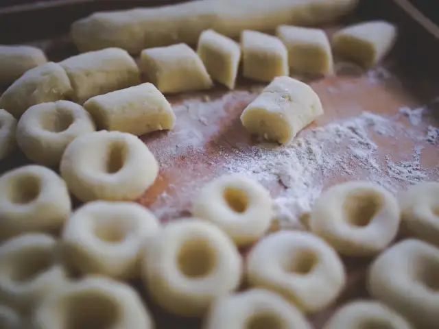 Jak gotować mrożone kluski śląskie? Złota zasada 3-5 min