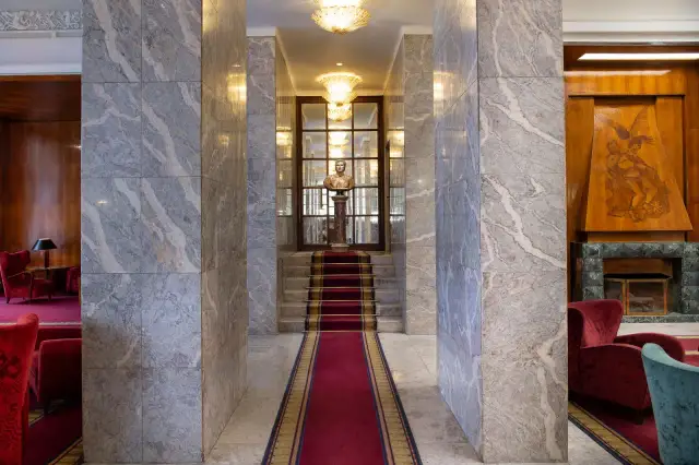 Hotel Mediterraneo Roma: Lusso Art Déco e Viste Mozzafiato