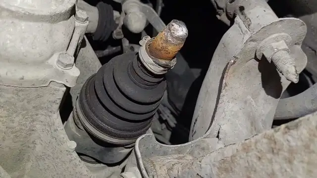 Jak bezpiecznie wyjąć półoś ze skrzyni Toyota Avensis - poradnik eksperta