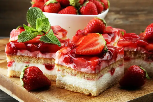 Najlepszy przepis na ciasto budyniowiec: sprawdzona receptura krok po kroku