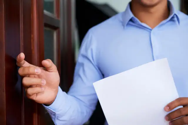 Czy windykacja może przyjść do domu? Poznaj swoje prawa i ograniczenia