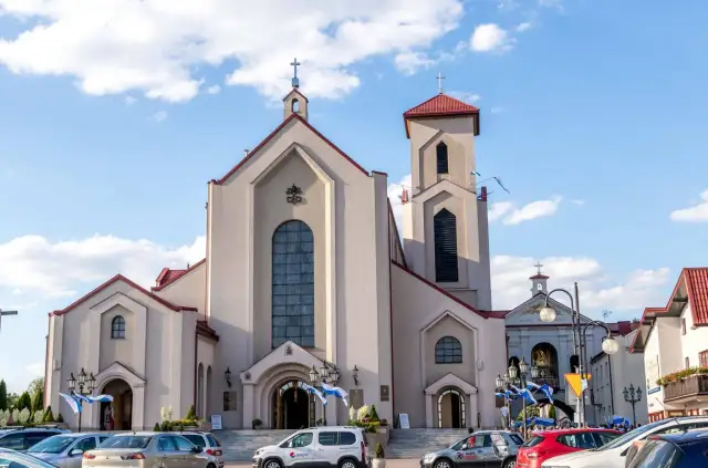 Sanktuarium w Skarżysku-Kamiennej: Historia i praktyczne informacje