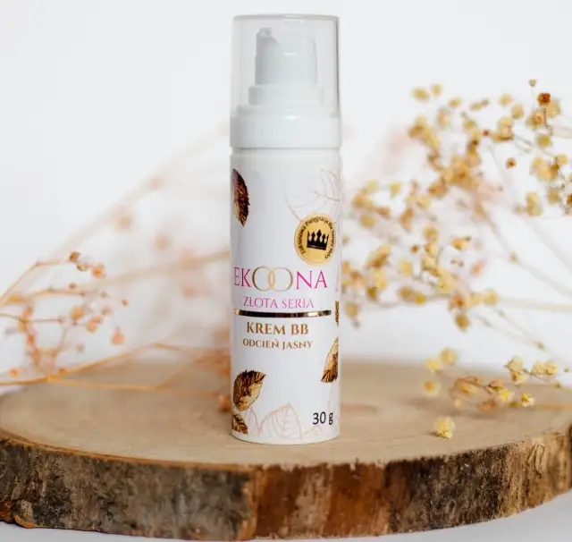 Krem rozświetlający z drobinkami – jak uzyskać promienną skórę