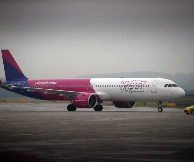 Gdzie lata Wizz Air z Warszawy? Sprawdź popularne kierunki i oferty