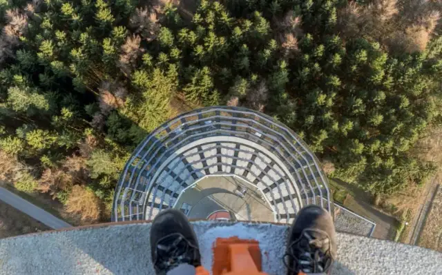 Akrofobia: Skąd się bierze lęk wysokości i jak go pokonać?