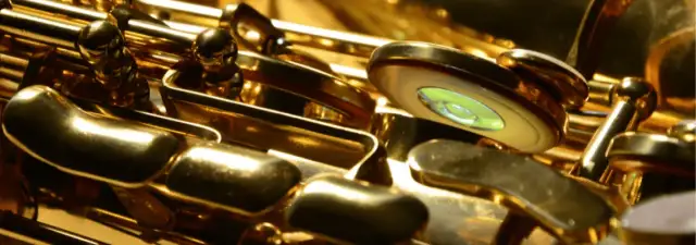 Szczegółowa budowa saksofonu: poznaj wszystkie elementy instrumentu