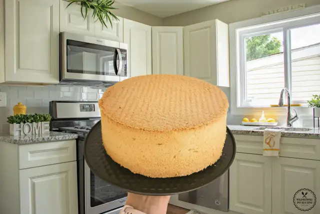 Idealny biszkopt: Jaka mąka zapewni lekkość i stabilność?