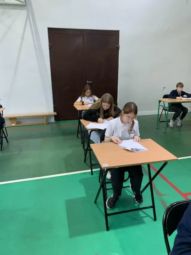 Czym jest sprawdzian dyrektorski? Cele, zasady i konsekwencje dla uczniów i nauczycieli