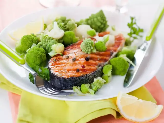 Maîtrisez la darne de saumon grillée: secrets pour un plat savoureux