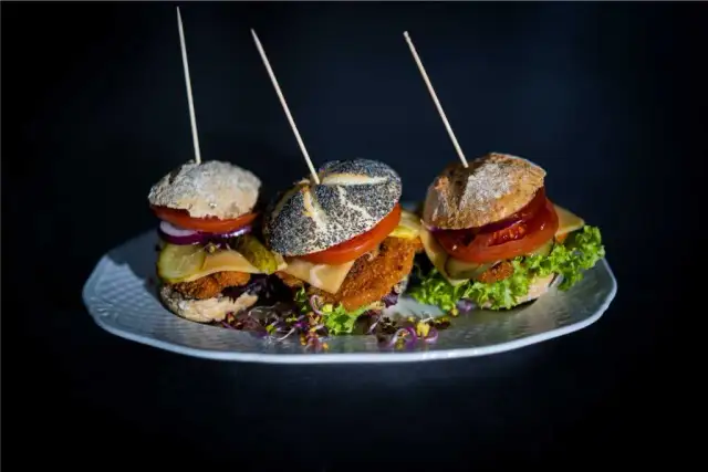 Mini burgery gdzie kupić? Sprawdź najlepsze miejsca i oferty
