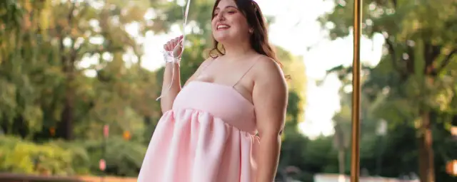 Jak się ubierać po 50? Moda dla puszystych pań elegancja!