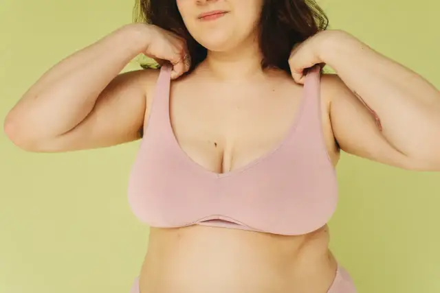 Biust i dieta: Co naprawdę wpływa na rozmiar i jędrność? Sprawdź!