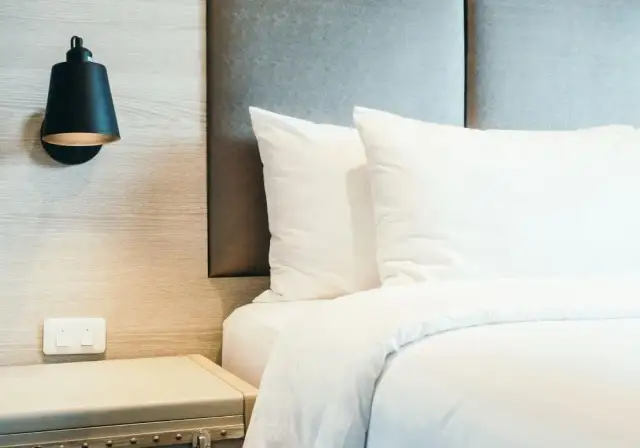 Czym wypełnić poduszkę? Odkryj najlepsze materiały dla komfortu