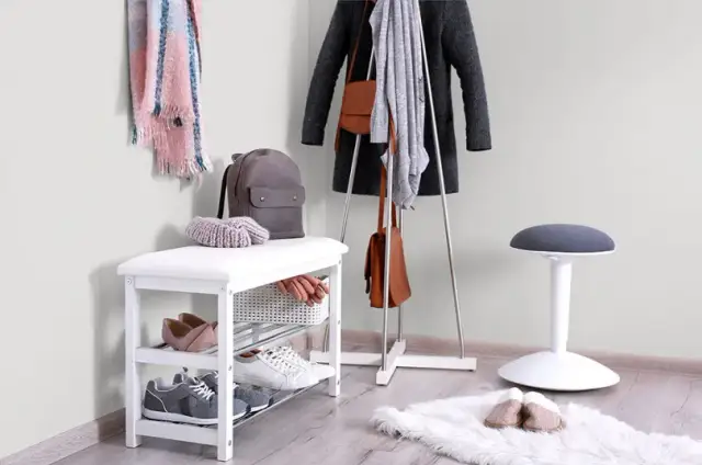 Co na ścianę do małego przedpokoju? Oto inspiracje, które zachwycą