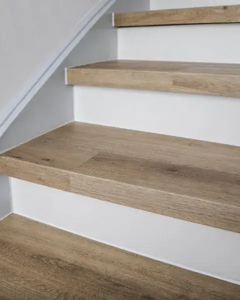 Gdzie kupić panele na schody: 5 najlepszych sklepów i porady