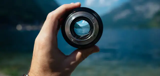 Jaki obiektyw do portretów wybrać - najlepsze porady fotograficzne 2025