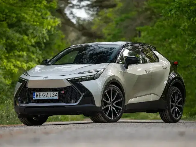 C-HR Hybryda vs Benzyna: Co się bardziej opłaca? Ekspert radzi