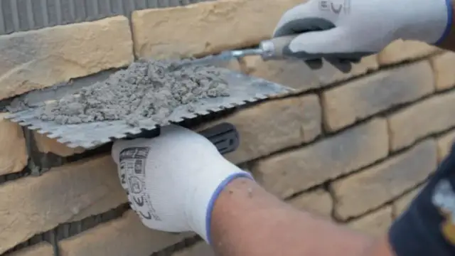 Jak układać kamień dekoracyjny betonowy, aby uniknąć błędów i uzyskać efektowny wygląd