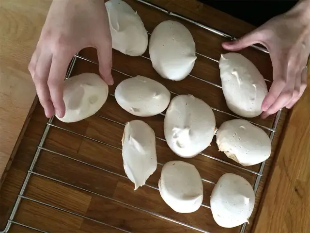 Czy ciasto francuskie jest wegańskie? Odkryj, co naprawdę zawiera