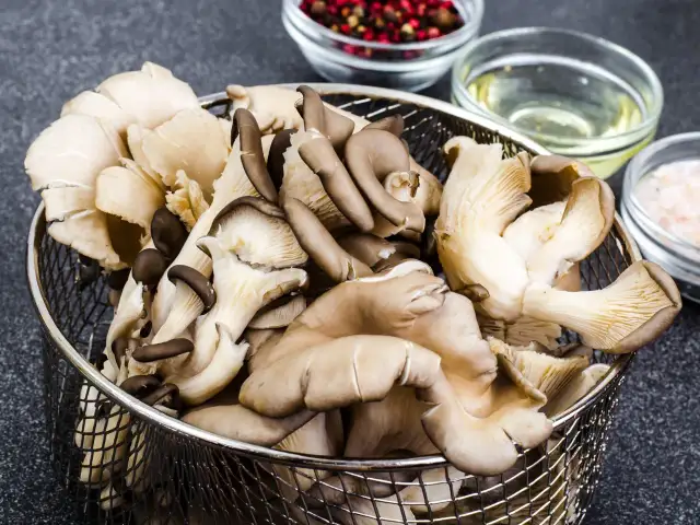 Jak przyrządzić boczniaki dietetycznie: zdrowe i niskokaloryczne przepisy