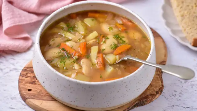 Co na obiad? Zupy: Szybkie, sycące i zdrowe pomysły