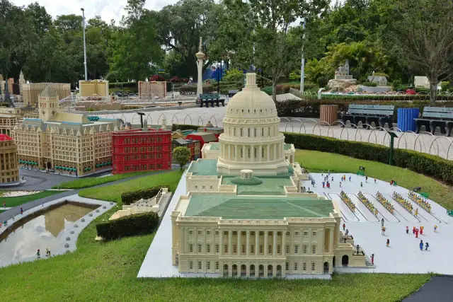 Gdzie znajduje się Legoland? Odkryj kraje z parkami Lego