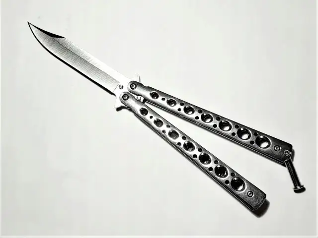 Nóż motylkowy (balisong) w Polsce: Legalność i granice użycia