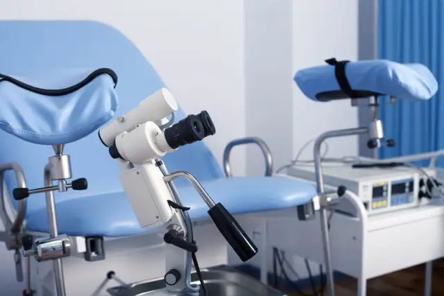 Badanie odbytu u ginekologa: Nie bój się! Wskazania i Twoje prawa.