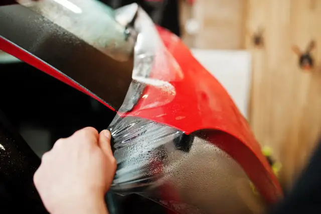 Folie für Auto Karosserie: Schützen und Verschönern leicht gemacht