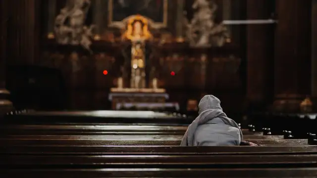 Czakry w Biblii: Czy ich obecność jest zgodna z wiarą chrześcijańską?