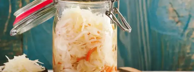 Kapusta kiszona ile kalorii - poznaj jej niską kaloryczność i korzyści