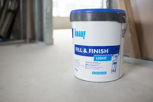 Megarón finisz czy super finish – który produkt wybrać dla idealnej gładzi?