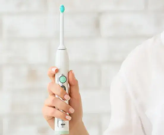 Soniczna czy rotacyjno-pulsacyjna? Która szczoteczka dla Ciebie?