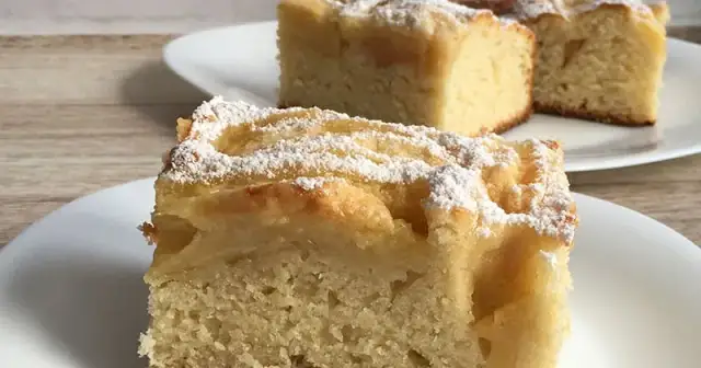 Dietetyczne ciasto jogurtowe z jabłkami – prosty przepis bez wyrzeczeń