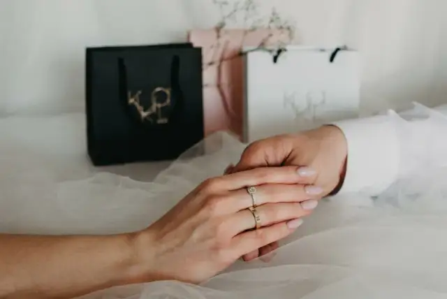 Jakie obrączki są najwygodniejsze? Oto co musisz wiedzieć o komforcie