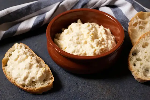 Co warto przywieźć z Czarnogóry? Odkryj unikalne pamiątki i smaki