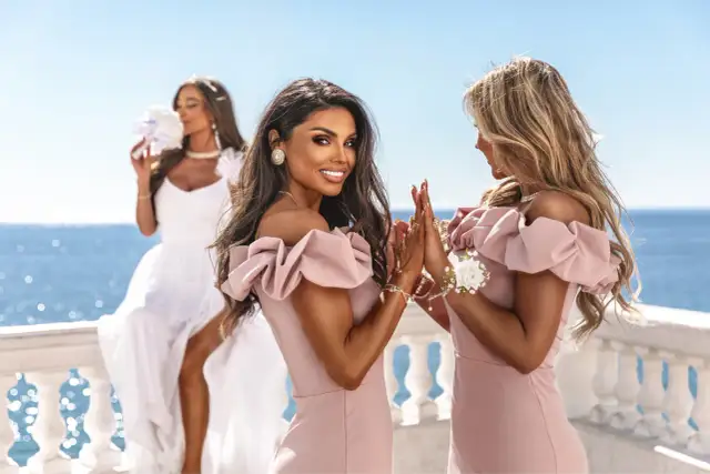 Jaki kolor sukienki na wesele? Wybierz idealny! Poradnik 2026