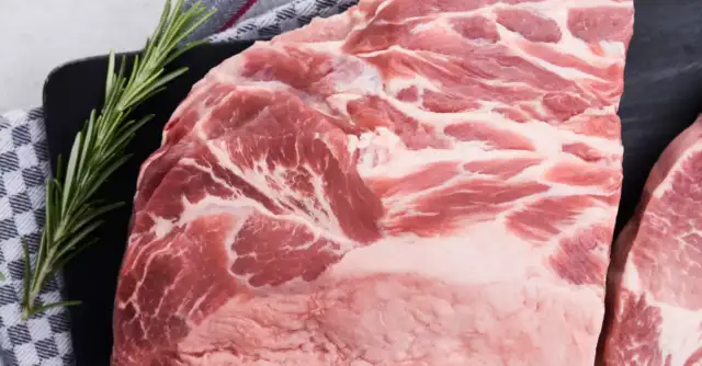 Czy schab karkowy to karkówka? Odkryj prawdę o tych mięsach