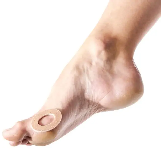 Plastry na haluksy: Ulga w bólu, nie korekcja. Co musisz wiedzieć?