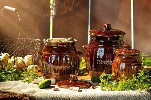 Jak wyparzyć garnek kamionkowy? Krok po kroku i bez ryzyka