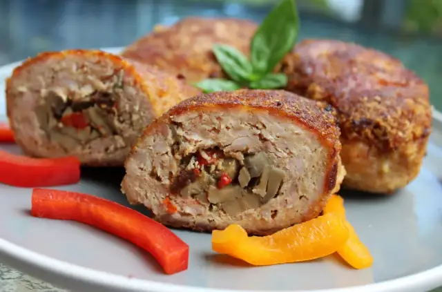 Najlepsze przepisy na zapiekankę z mięsem z indyka, które zaskoczą smakami