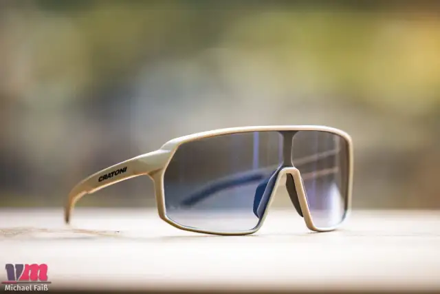 Okulary fotochromowe: Jak działają? Czy to koniec zmieniania okularów?