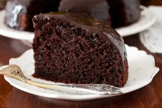 Czym nasączyć ciasto czekoladowe, aby było wilgotne i pyszne?