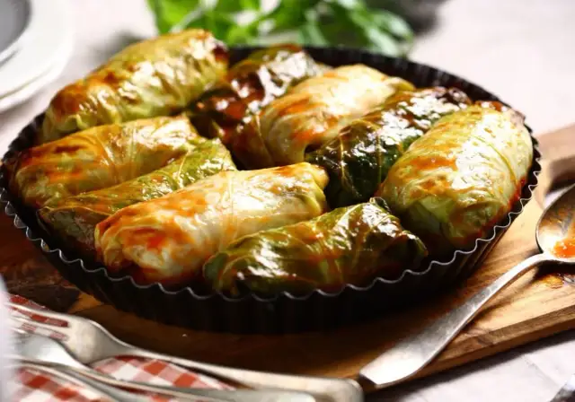 Idealna temperatura pieczenia gołąbków z piekarnika, aby nie były suche