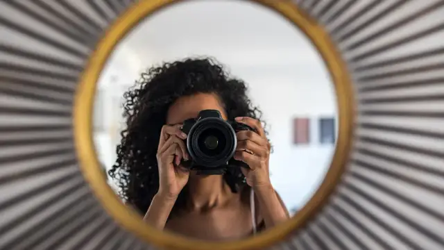 Jak zrobić zdjęcie w lustrze aby nie było widać aparatu - proste triki