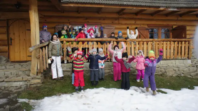 Bacówka Światowid na Beskidku: Odkryj Szlaki i Smaki Beskidów!
